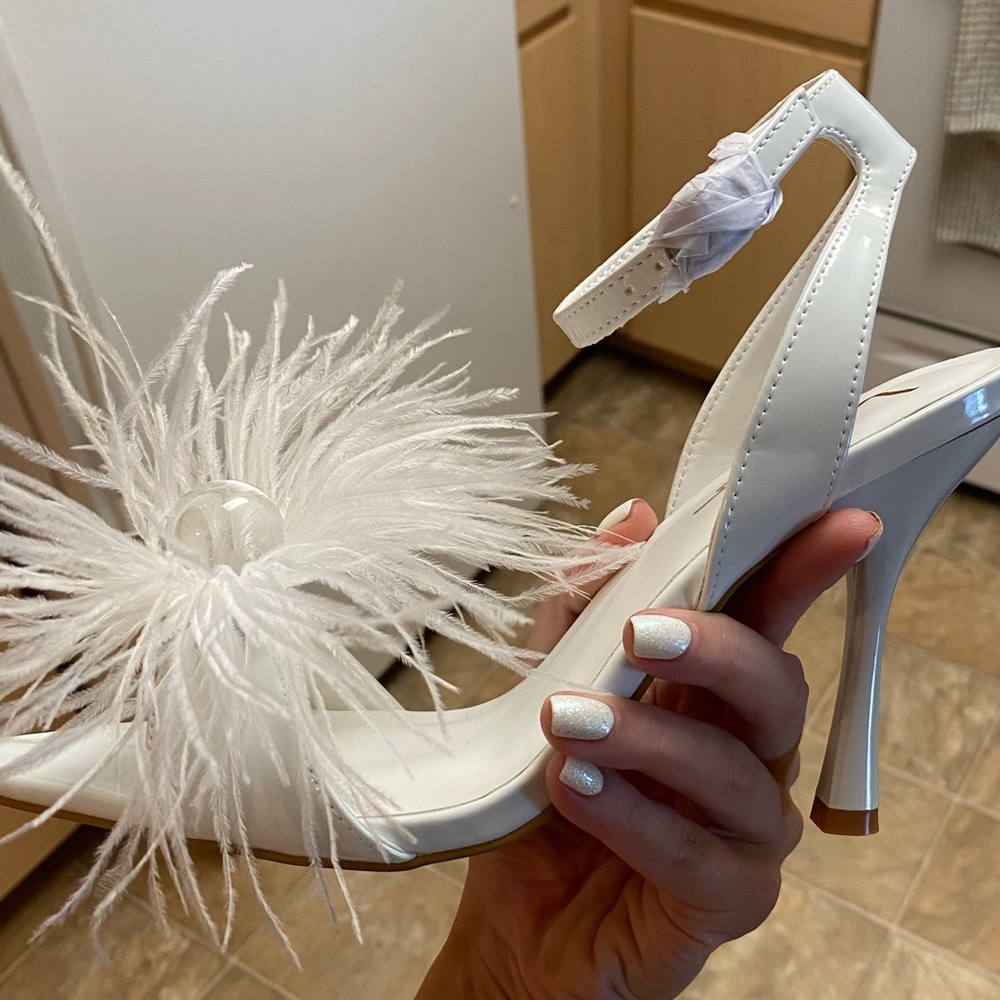 White Feather Clear Ball Detail Closed Toe Heel